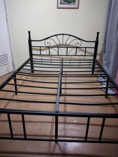 Bed frame (Double size)