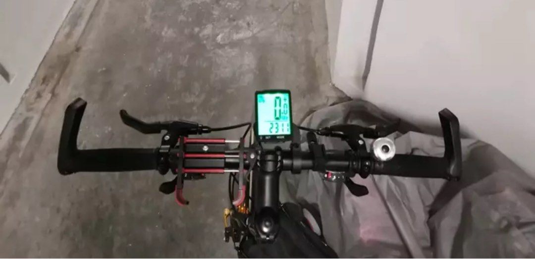Bicycle computer (Category: Parts & Accessories) located in Singapore. Submitted by kraftdesigns (Listing ID 1283536552, Image 6). Description: 2 units available. Price for computer and sensor only. Price for computer, sensor, usb cable and box, add $2.