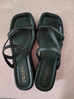 Black Wedge Sandals Preloved