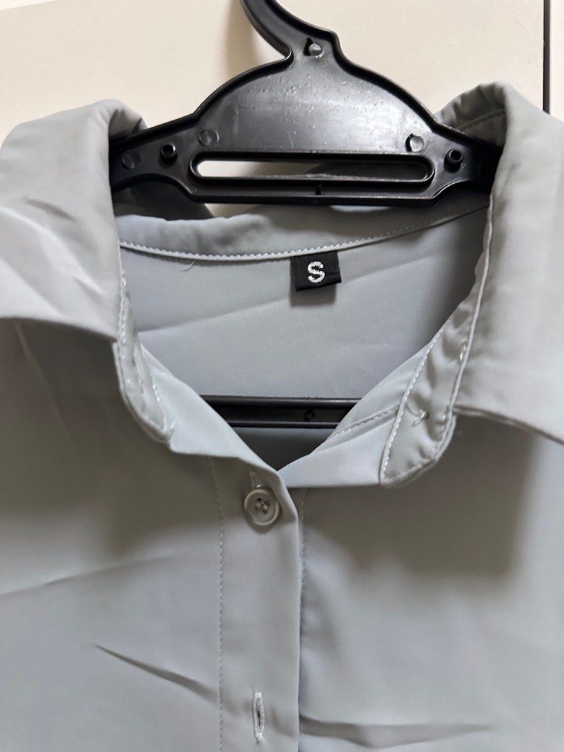 Blouse (Category: Other Tops) located in Johor Bahru. Submitted by nickcha (Listing ID 1289642439, Image 3). Description: 🏷️can fit till M 🏷️used once for class.