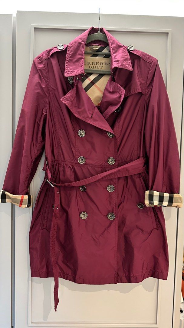 Burberry magenta pink store