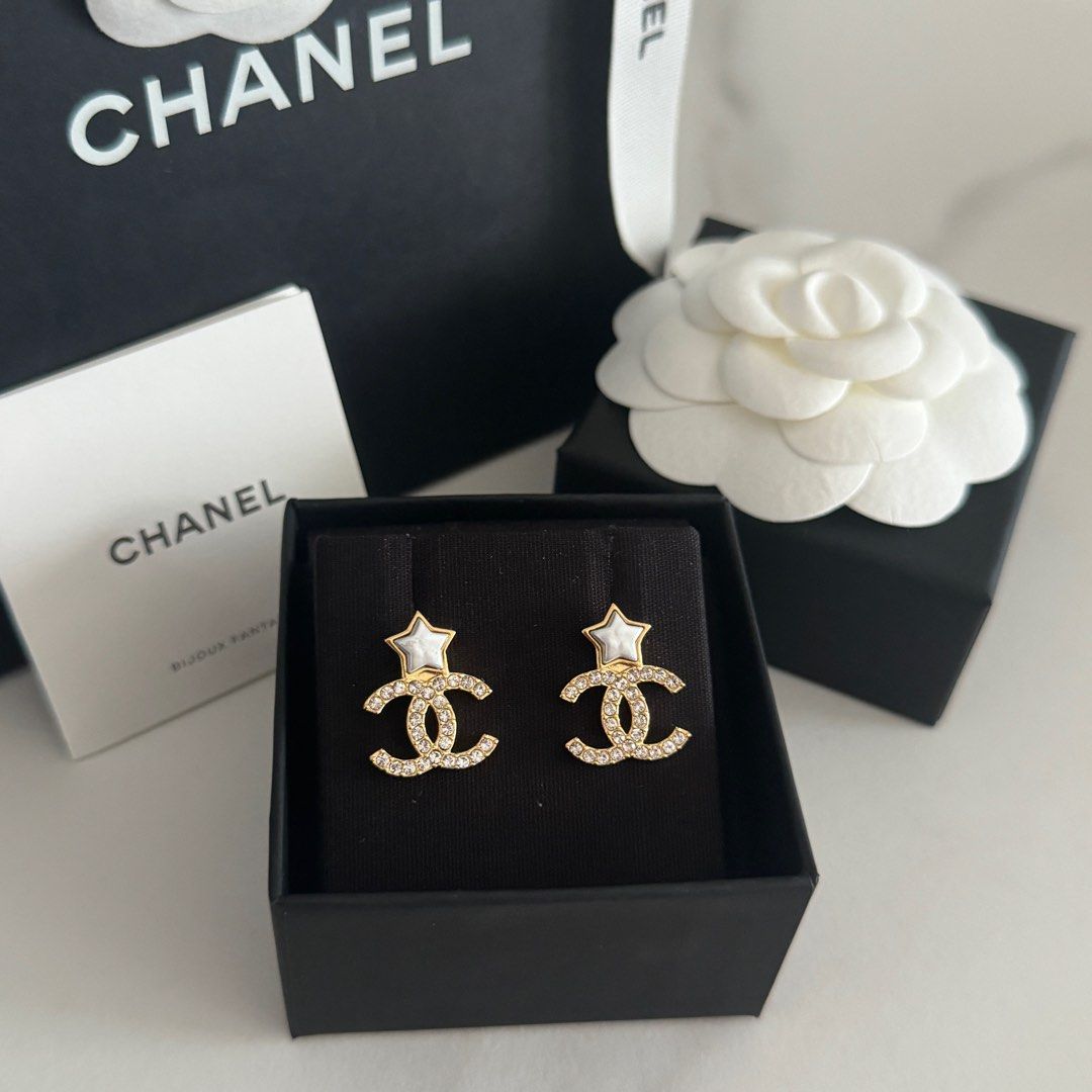 Chanel 22C large gold metal chain hoop earrings | Vintage-United