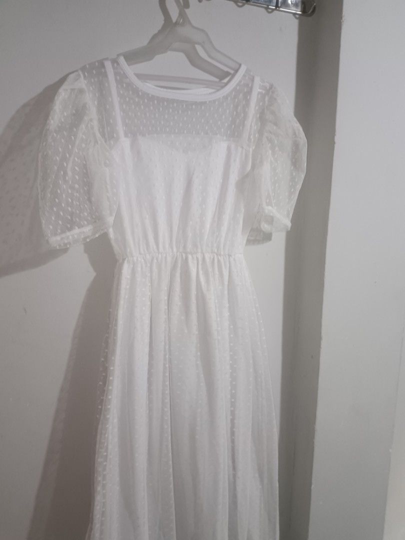 Civil wedding dress (Category: Dresses) located in Bulacan. Submitted by maxxinetaylor (Listing ID 1289534564, Image 1). Description: No issue once lang nagamit, see details in the photo.