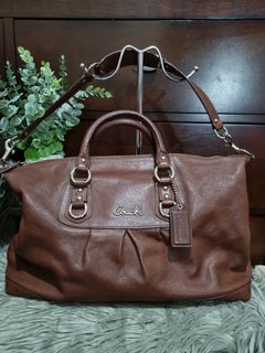 (Category: ) located in . Submitted by styleinabag (Listing ID 1288974836, Image 1). Description: .