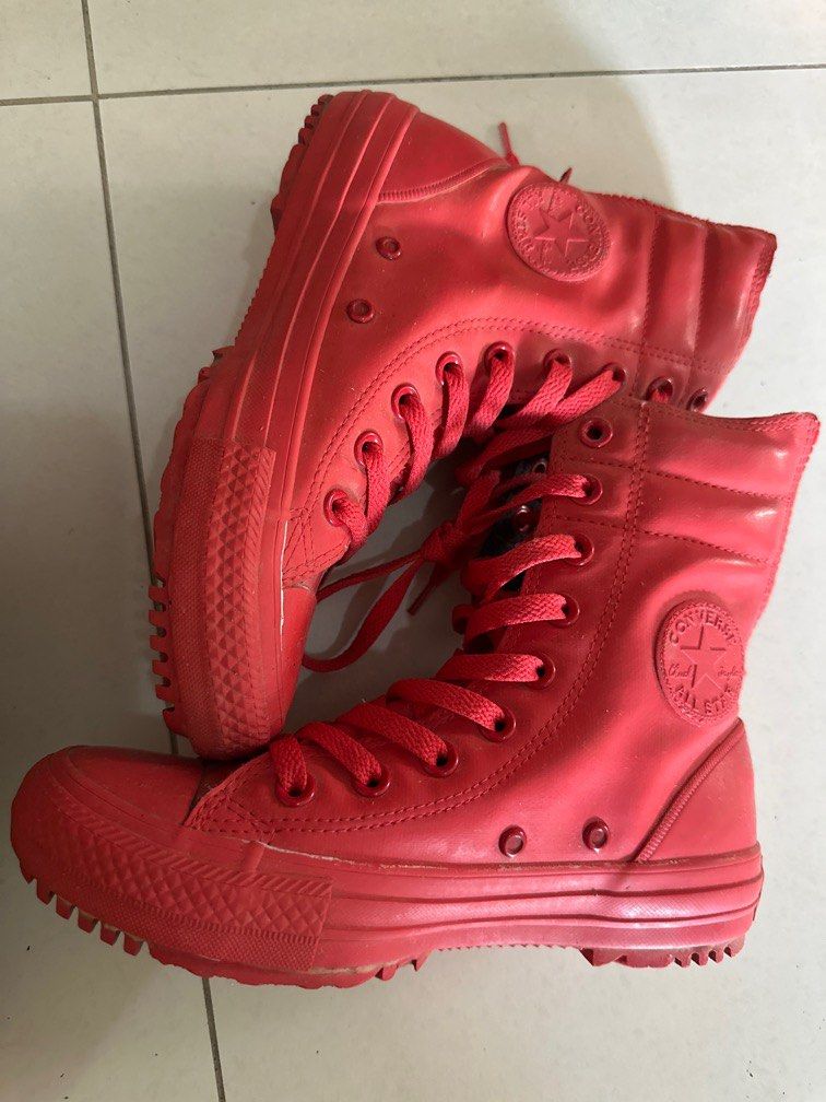 Red boot clearance converse