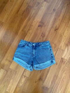 (Category: ) located in . Submitted by justsomeclothes (Listing ID 1289484185, Image 1). Description: .