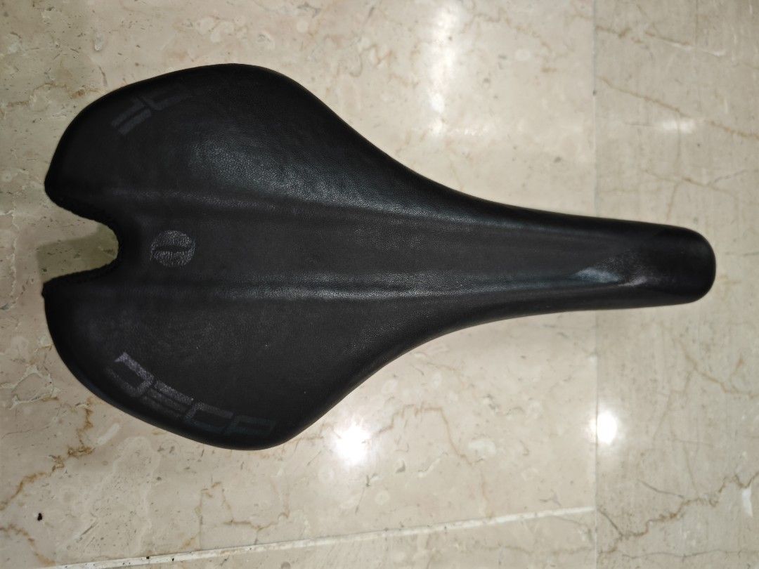 Decaf saddle (Category: Parts & Accessories) located in Singapore. Submitted by sagano (Listing ID 1289570121, Image 2). Description: .