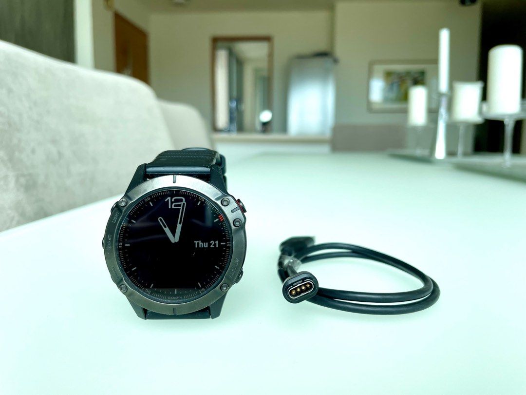 Garmin Fenix 6 silver with black band