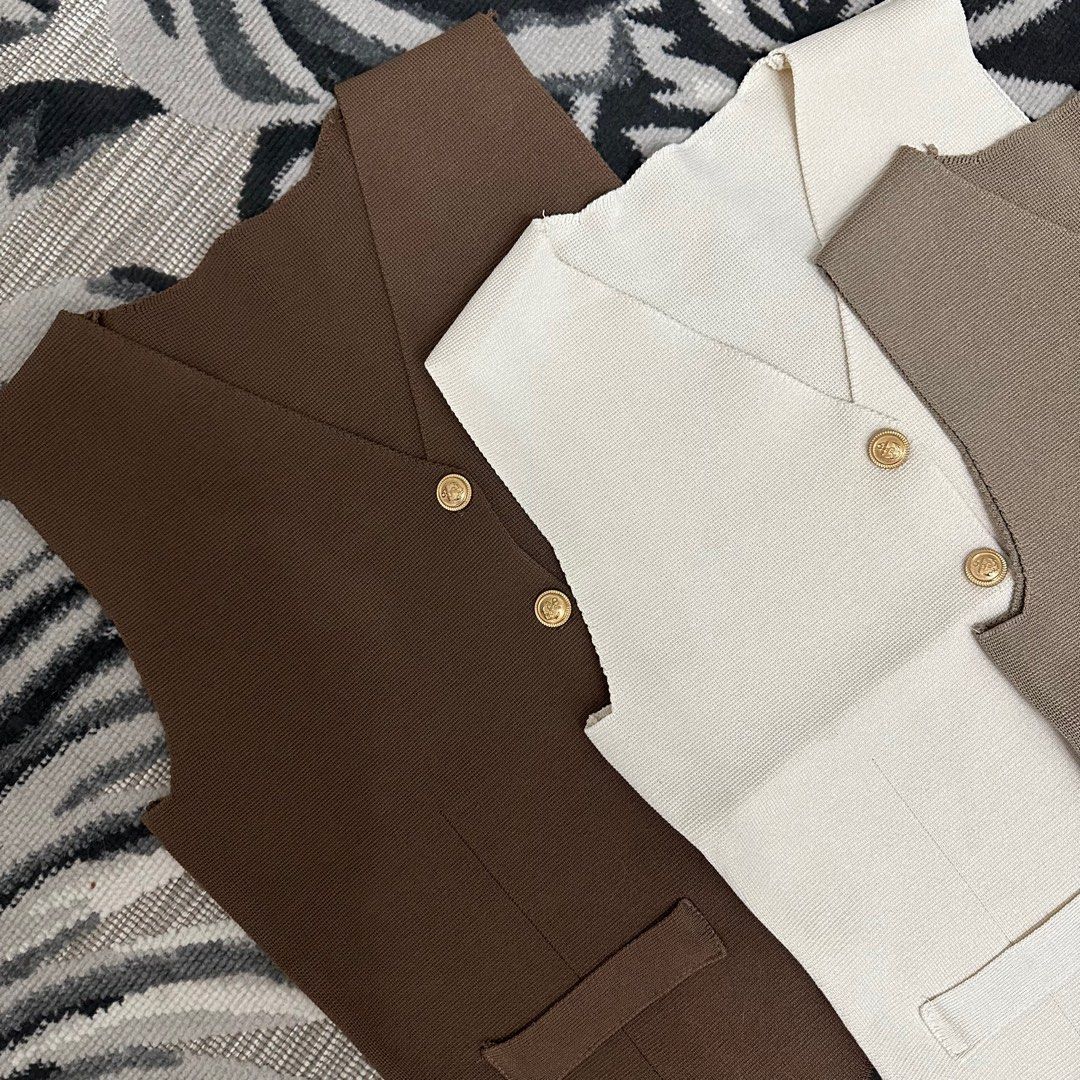 KNITTED VEST (BKK) brandnew (Category: Others Tops) located in Quezon City. Submitted by solteraph (Listing ID 1289617880, Image 2). Description: 🎉BKK COLLECTION🎉 Freesize; best fit Small to Medium bodyframe All colors available All brandnew No flaws .