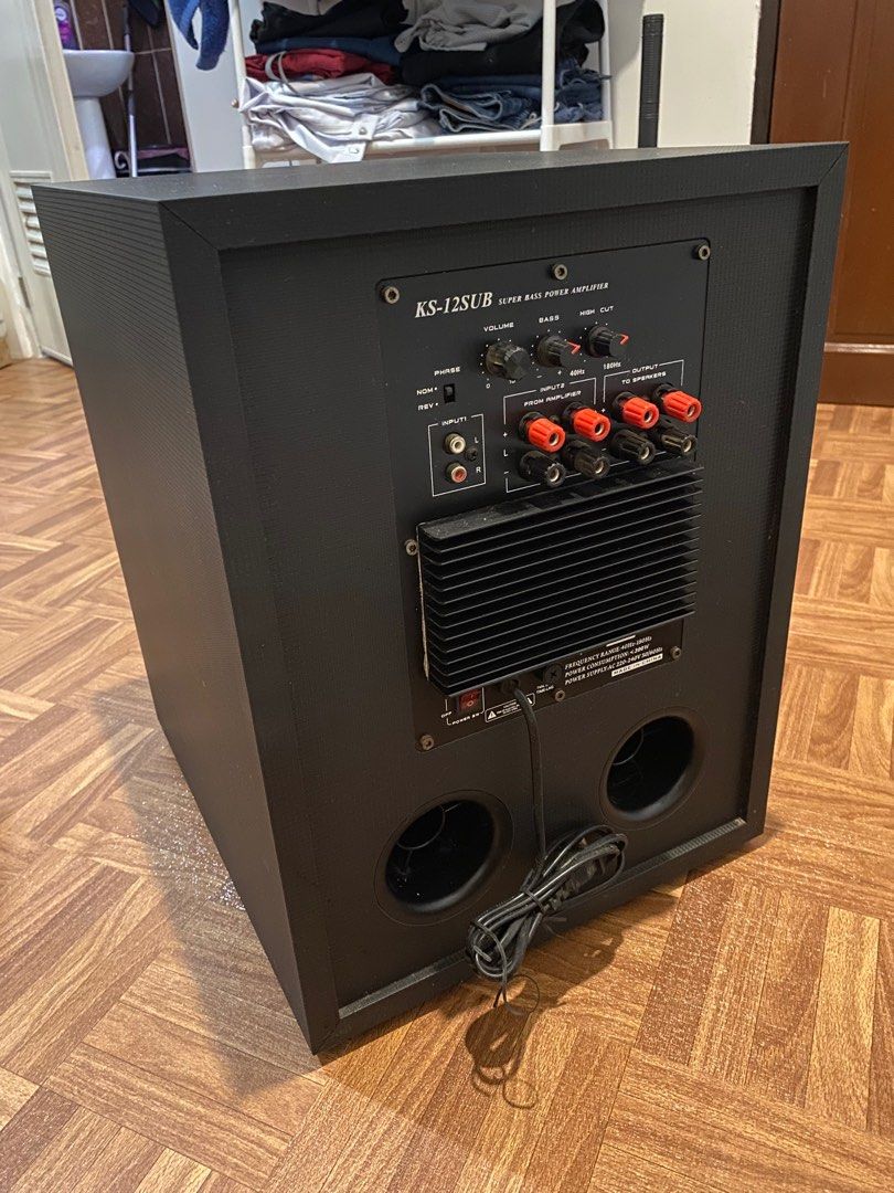Konzert amplifier shop with subwoofer output