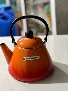 Le creuset tea kettle