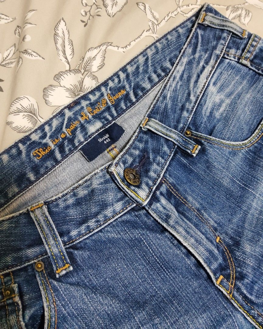 Clearance levis clearance