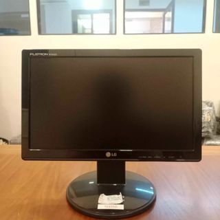 LG Monitor W1642