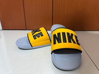 2019 hotsell nike slippers