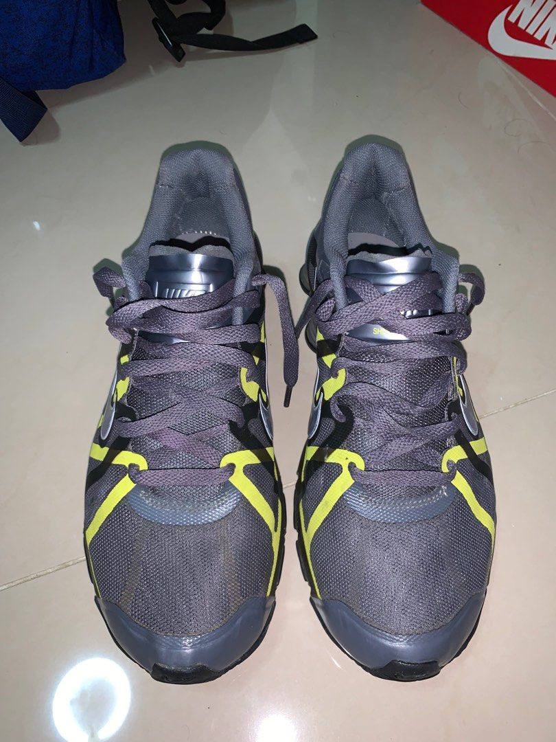 nike roadster shox