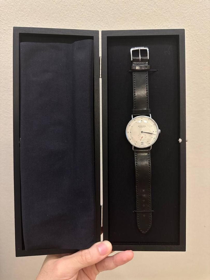 Nomos 1102 online