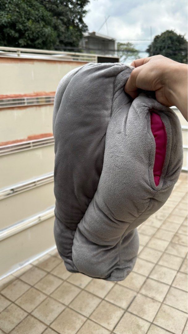 Ostrich pillow (Category: Bedding & Towels) located in Mandaluyong City. Submitted by Lexphi (Listing ID 1289489701, Image 3). Description: .
