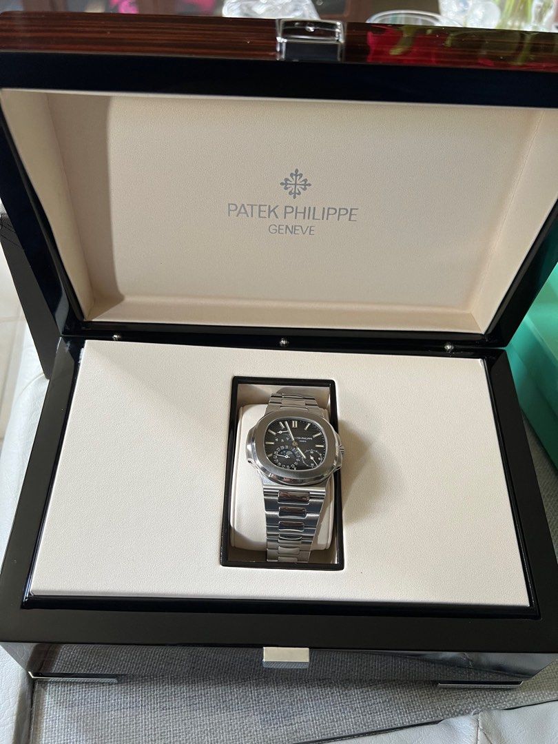 Patek Philippe 5712/1A-001 (Category: Luxury Watches) located in Manila. Submitted by nickmanzano05 (Listing ID 1289499185, Image 1). Description: Complete set.