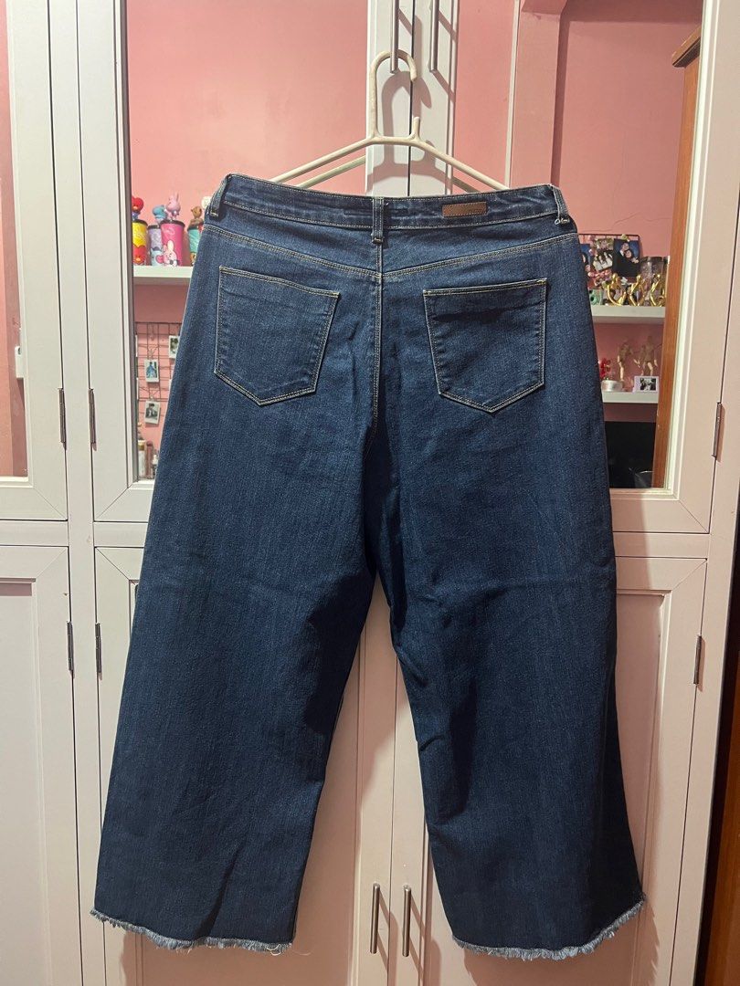 Pazzo straight cut denim jeans 33" (Category: Jeans) located in Taal. Submitted by errday.trends (Listing ID 1289573811, Image 2). Description: 🩷good as new 🩷bought in sm dept store 🩷 rarely used.