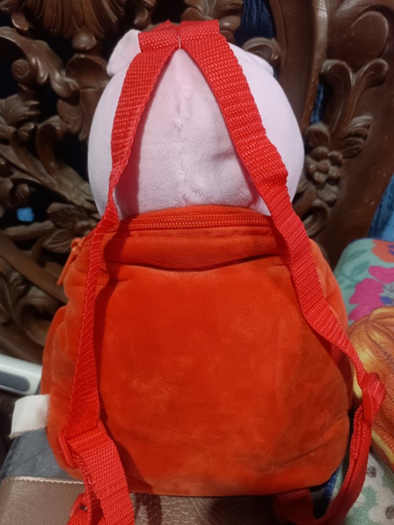 Peppa Pig Bag (Category: Luxury Bags & Wallets) located in Quezon City. Submitted by bebelablabnimylad (Listing ID 1289511492, Image 2). Description: Peppa Pig Bag RFS: Declutter.