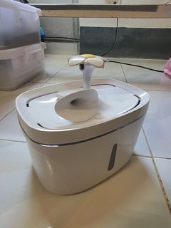Pet Water Fountain with Filter | NO PUMP MOTOR