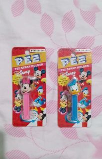 PEZ Disney Donald Duck and Minnie Mouse Strap Holder