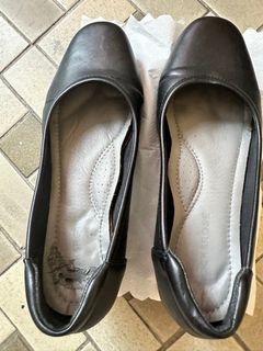 Preloved Black shoes