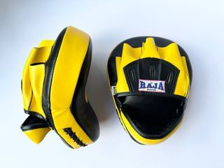 Raja Thailand Curved Focus Mitts for Boxing and Muay Thai Pair