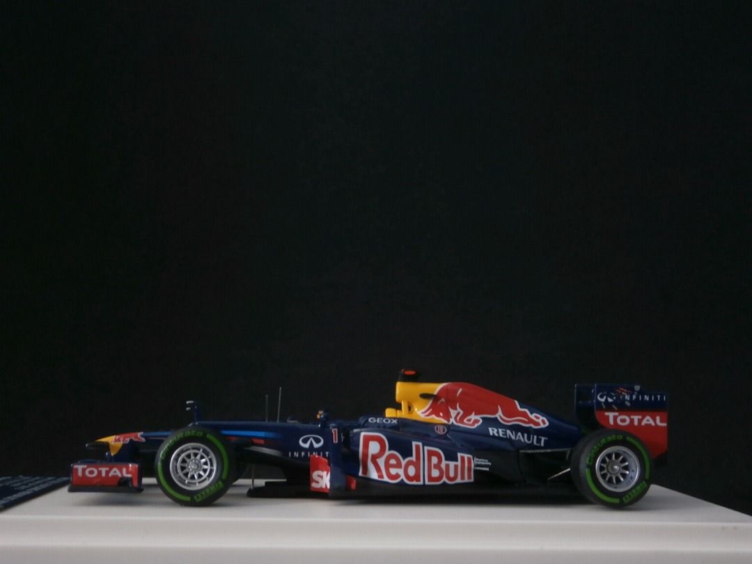 2012 Red Bull Racing RB8 Renault - Images, Specifications
