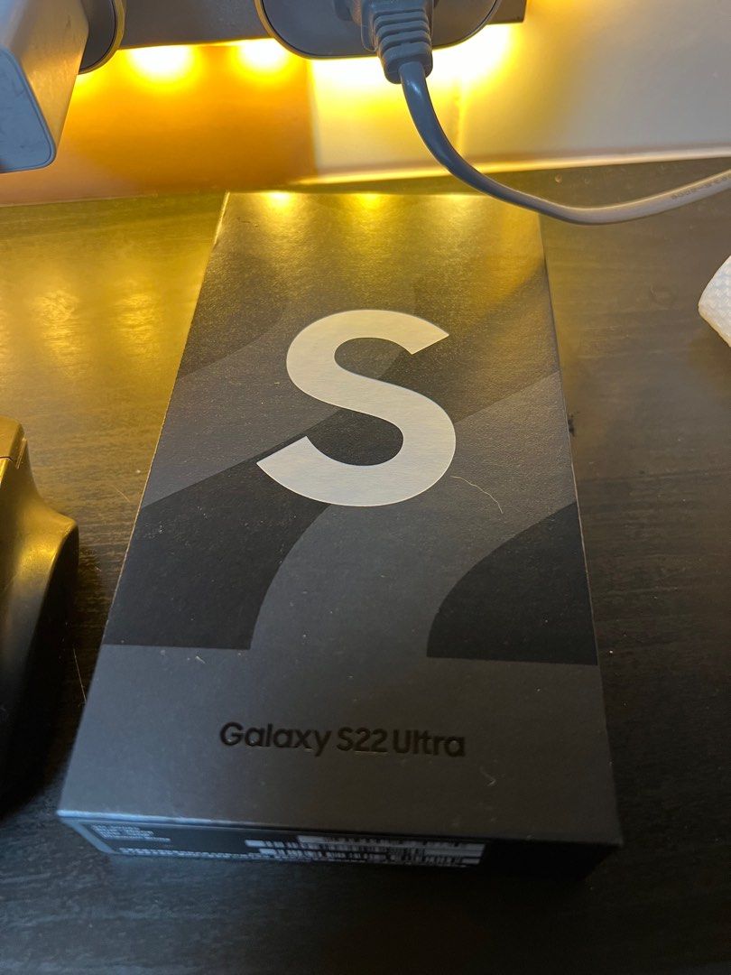 Samsung 三星Galaxy S22 Ultra 5G (12+256GB) 霧光白**, 手提電話 