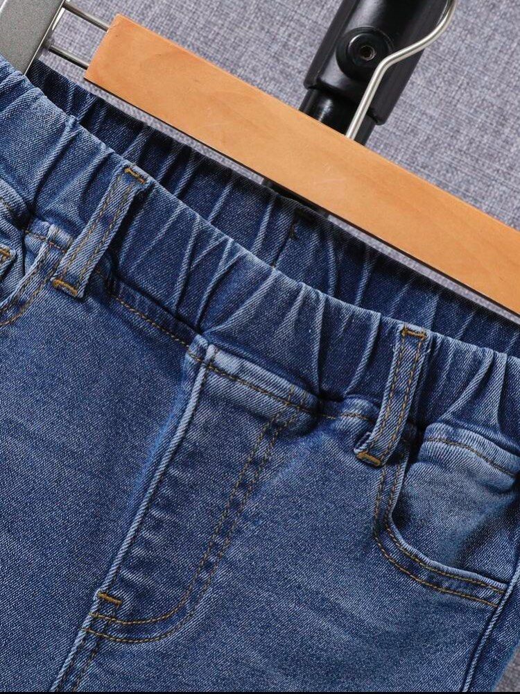 SHEIN Ripped Jeans (Category: Babies & Kids Fashion) located in Baliuag. Submitted by nylinel (Listing ID 1289670148, Image 3). Description: SHEIN Tween Boy Ripped Raw Trim Jeans in Medium Wash Size: 11-12 Y.