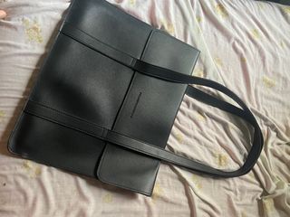 Straightforward laptop/tote/shoulder  bag