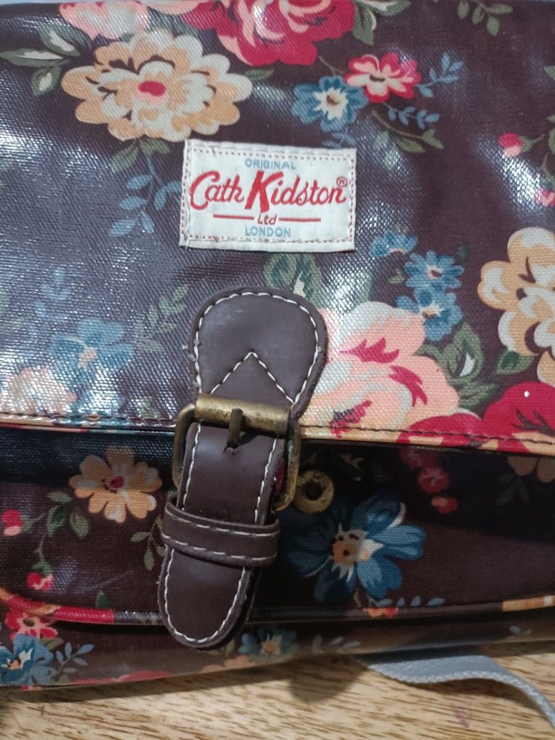 Cath Kidston Messenger Bag Women s Fashion Bags Wallets Cross body Bags on Carousell