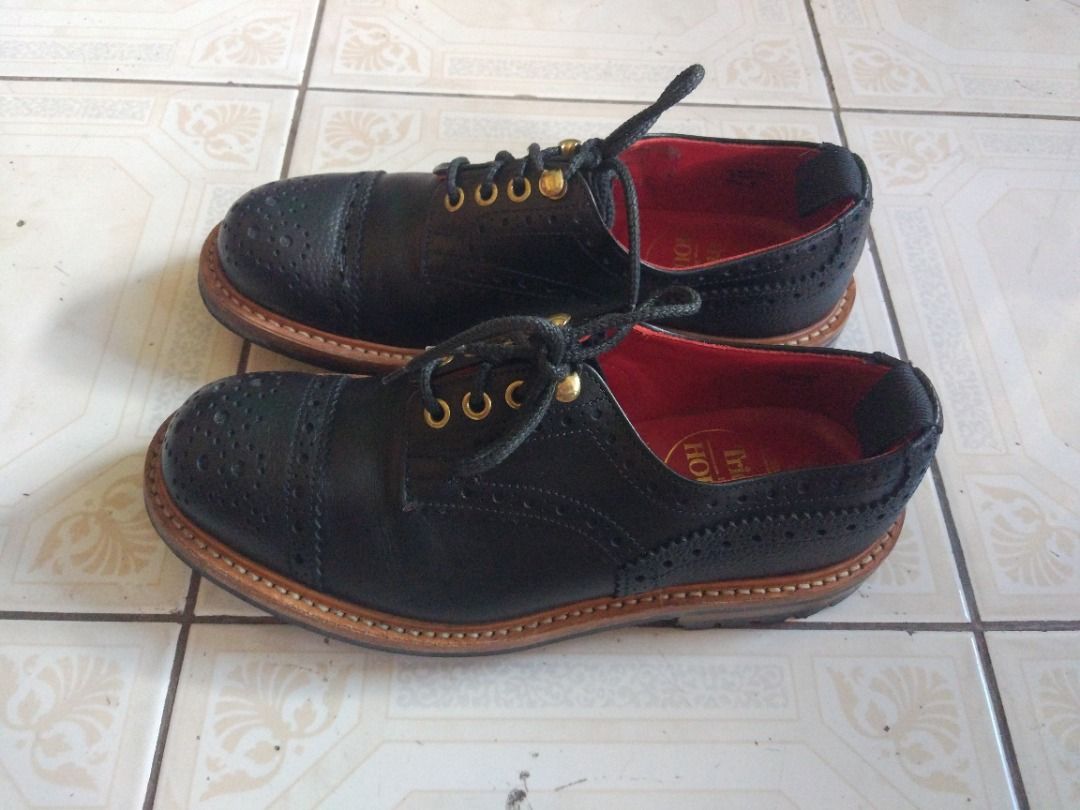 Trickers for Houses Shoe UK5.5 (Category: Casual Shoes) located in Pasay City. Submitted by denimdude.ph (Listing ID 1289560123, Image 3). Description: Not sure if this is men or women insole length is 26cm.