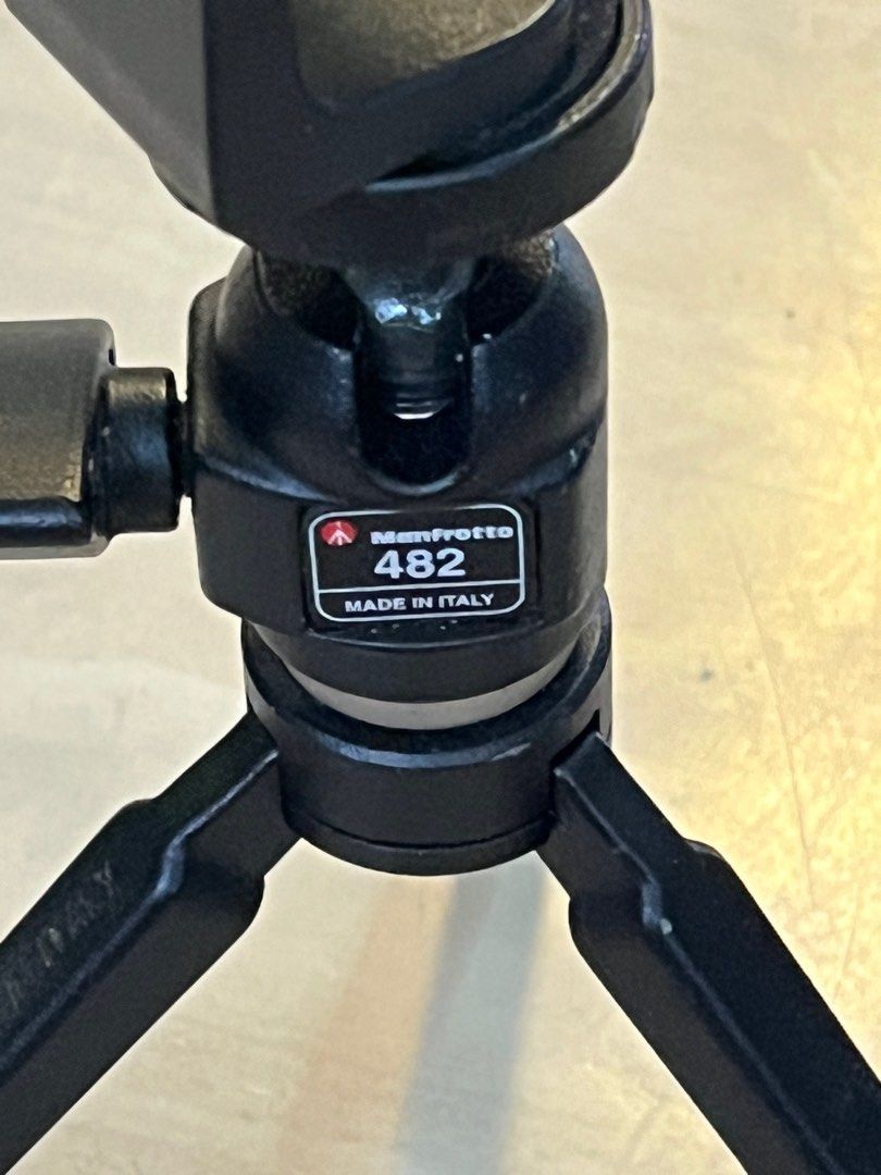 Tripod (Category: Tripods & Monopods) located in Singapore. Submitted by creativeleonard (Listing ID 1289673307, Image 3). Description: This is a made in Italy 420 pro ball head tripod fitted with an adapter for your mobile phone for vlogs etc. Very pro, very secure. Of course, you can also fit in a base for your small DSLR of point and shoot camera. Very sturdy and comfortable to hold. .