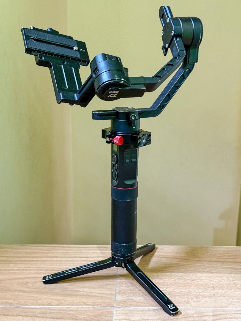 Zhiyun crane v2 vs dji ronin s on sale