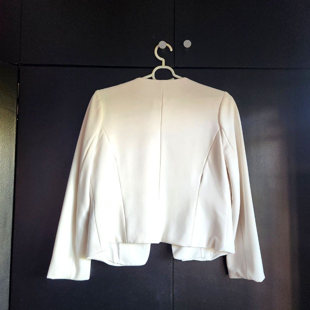 White Blazer (Category: Coats, Jackets and Outerwear) located in Cainta. Submitted by andrthings (Listing ID 1289544235, Image 2). Description: Brand: Blanc et Noir shoulder: 16" length: 20" with inner lining No issues - hook just needs restitching (last photo). Haven't used this in a while so it was stored in closet only..
