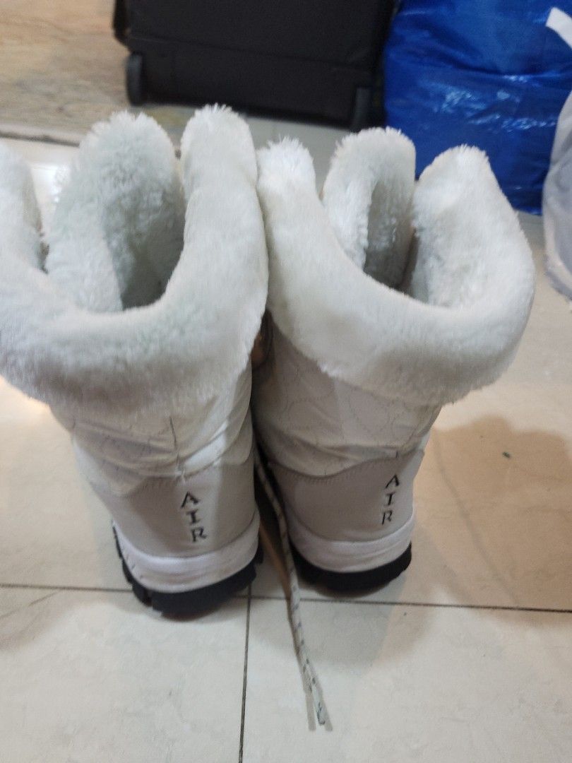 White on sale shearling boots