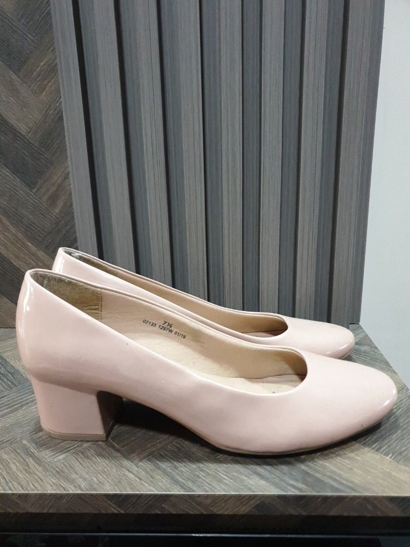 Woman M&S pink heel shoes, Women's Fashion, Footwear, Heels on