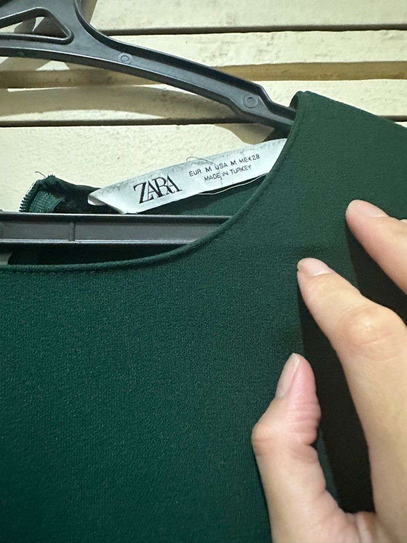 Zara pleated dress (Category: Dresses) located in Quezon City. Submitted by krishagee (Listing ID 1289475827, Image 3). Description: sleeves need stitching.