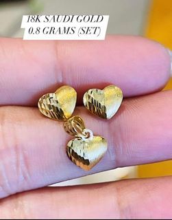 18k Saudi Gold Earrings & Pendant Set