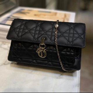 （分類：）位於 。 由 shopperchanel 提交（商品編號 1268690595，圖片 1）。簡介： 。