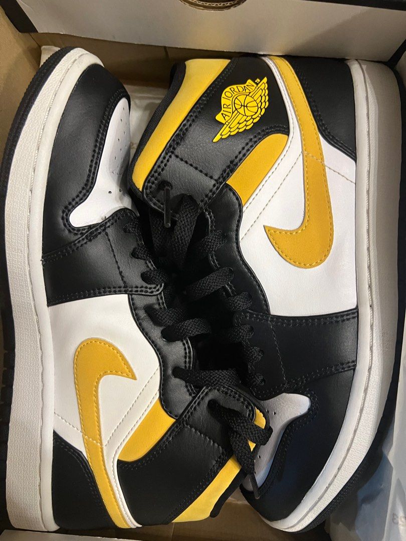 AIR JORDAN 1 MID FOOT LOCKER