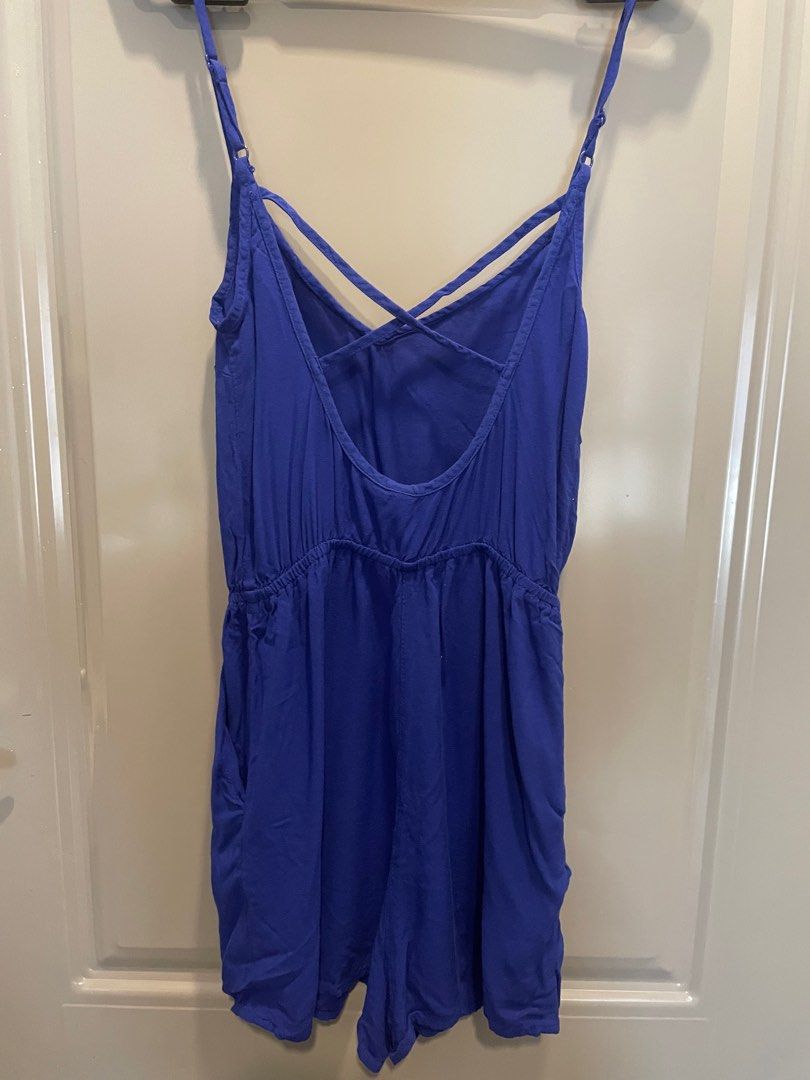 Airy romper/jumpsuit (Category: Rompers) located in Pasig City. Submitted by daph29 (Listing ID 1289683384, Image 2). Description: Divided H&M Bundle for 400.