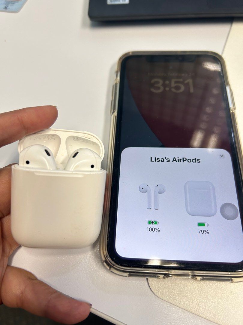 Apple Airpods Gen 2 Second Well used Charger masih bagus kiri