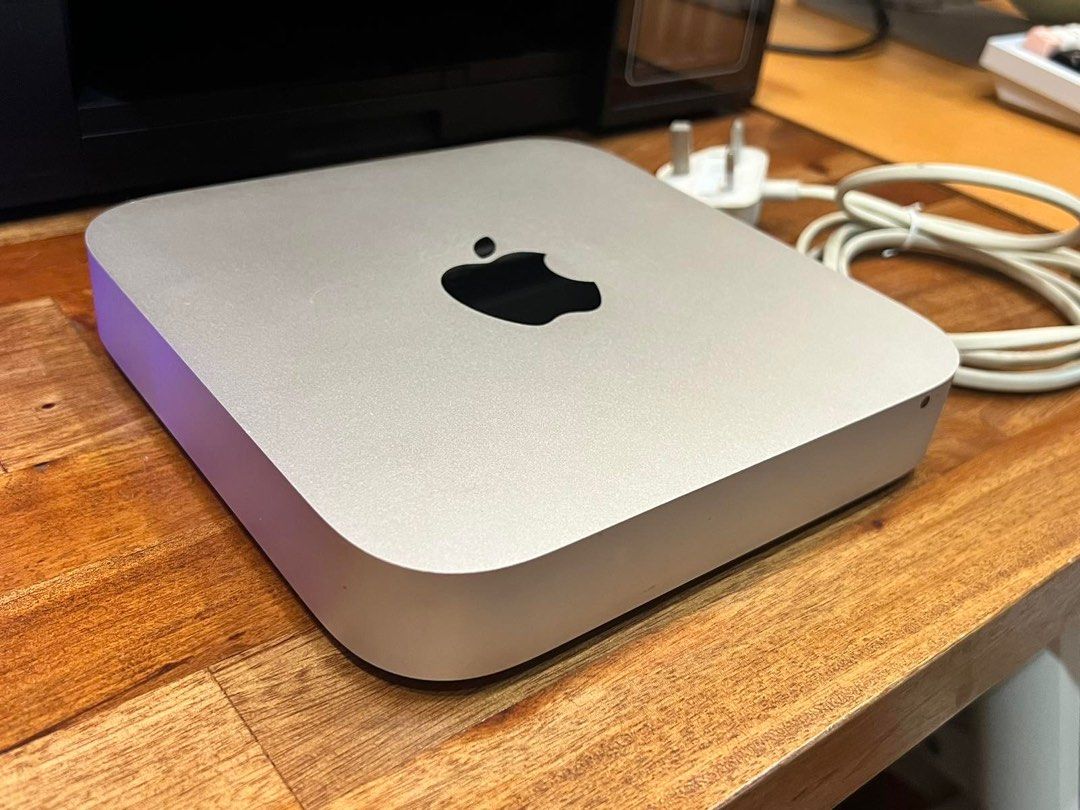 APPLE MAC MINI 2014 Model 500GB with Keyboard (Category: Desktops) located in Pasig City. Submitted by theclosetcasemanila (Listing ID 1289752344, Image 1). Description: 2014 model 500GB Hard drive 1.4 GHz Intel Core i5 4GB 1600 MHz DDR3 Intel HD Graohics 5000 1536MB Working. No issues. Updated to OSX Yosemite No damages or defects Light scratches and signs of use Bundling a free keyboard .