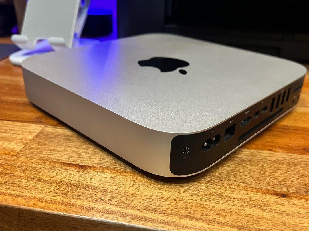 APPLE MAC MINI 2014 Model 500GB with Keyboard (Category: Desktops) located in Pasig City. Submitted by theclosetcasemanila (Listing ID 1289752344, Image 3). Description: 2014 model 500GB Hard drive 1.4 GHz Intel Core i5 4GB 1600 MHz DDR3 Intel HD Graohics 5000 1536MB Working. No issues. Updated to OSX Yosemite No damages or defects Light scratches and signs of use Bundling a free keyboard .