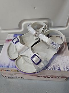 (Category: ) located in . Submitted by Shoeaholics_8 (Listing ID 1289716825, Image 1). Description: .