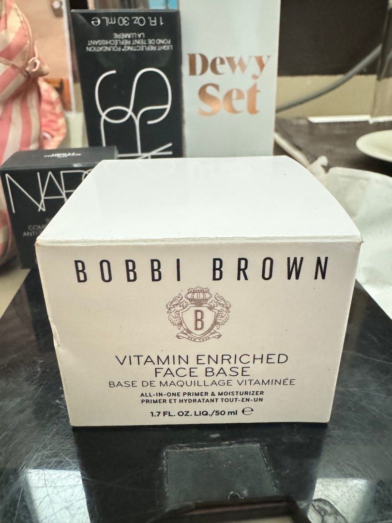 Bobbi Brown Vitamin Enriched Face Base (Category: Makeup) located in Davao. Submitted by me.buyer (Listing ID 1289678281, Image 2). Description: Bobbi brown Enriched Face base Used for skincare before make up ito ginagamit ng mga pang malakasan na hmua for a perfect base make up huhu sayang Bought at Rustan's Cebu. 85 % full .