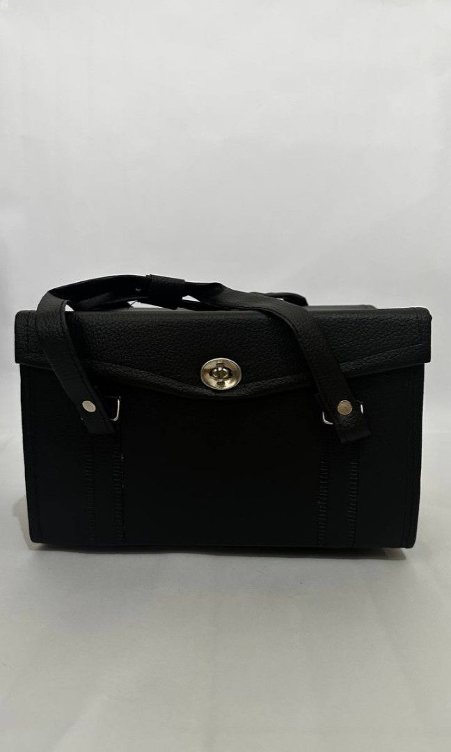 CHN/Nursing/OB Bag with paraphernalias set (Category: Medical Supplies & Tools) located in Cagayan de Oro. Submitted by ajc22 (Listing ID 1289832673, Image 1). Description: NOTE ‼️ ✅️Fixed price ✅️No school logo included ✅️No BP app and stethoscope included ✅️Payment first basis Check our Ig page: @mdmedicalsuppliescdeoph.